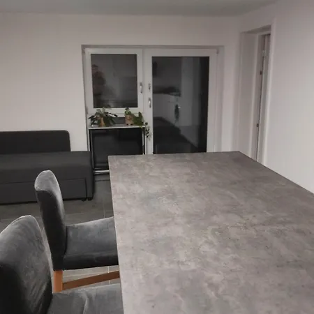 Appartement Messewohnung Heimersdorf Im St Keulen